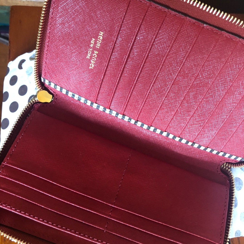 Henri Bendel wallet